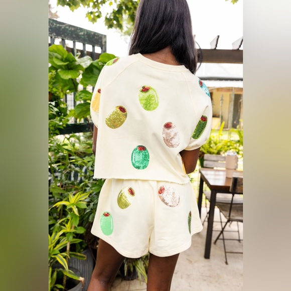 QUEEN OF SPARKLES Sequin Allover OLIVES ShortSleeve Top NWT - Picture 7 of 7